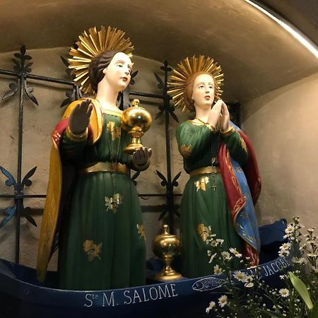 La Roulotte "Les Saintes" Bed & Breakfast エクステリア 写真